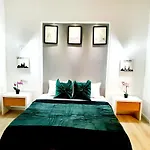 Апартаменти Sky *